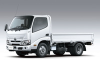トヨタ ダイナ カーゴ 標準キャブ・フルジャストロー・標準デッキ・2t積・ディーゼル・2WD・6速マニュアル車<オプション装着車>