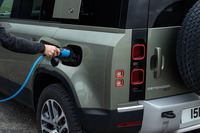 ランドローバー・ディフェンダー のPHEV「P400e」(参考)