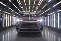 トヨタ自動車の米国インディアナ工場で生産を開始した レクサス TX