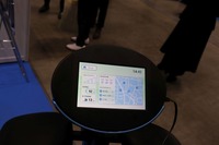 IVI機能や自動運転機能の本体はすべてクラウド。通信可能なコンソールと車両をつなげば、どのような車両にもできる