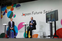 ジャパンモビリティショー2023で開催されたジャパンフューチャーセッション「Mobility of the mind ~ 未来を切り開くモビリティの力」に登壇するギル博士