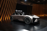 レクサス LF-ZC(ジャパンモビリティショー2023)