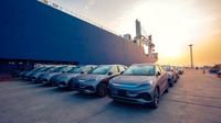 中国の港湾から輸出されるBYDの電動車