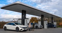 メルセデスベンツの新充電ステーション「チャージングハブ」