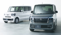 ホンダ N-BOX(左)/N-BOXカスタム(右)