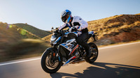 BMW M1000 R
