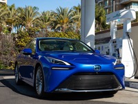 トヨタ・ミライ 新型(北米仕様)