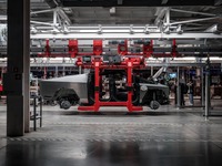 テスラ・サイバートラックを組み立てている米「ギガファクトリー・テキサス」