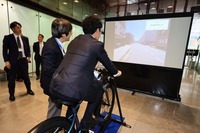 「自転車事故削減に向けた新たな官民連携のあり方」に関するシンポジウム:出会い頭の事故防止施策デモンストレーション