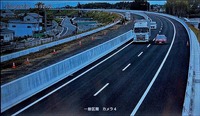 ユースケース1:障害物となった故障車の横を通過する時は速度を自動的に80km/h→50km/hにダウン