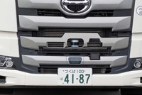 ユースケース1:大型トラックには周囲を検知するLiDARやミリ波レーダーが搭載された