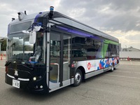 自動運転EVバス発表式典で公開されたEVバス