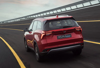 マヒンドラ XUV700