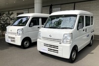 自動車用自己放射冷却塗装（向かって左）と通常塗装