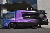 自動追尾式ごみ収集車「eCanter SensorCollect」