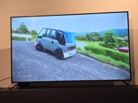 トークショーで流れた急坂の登坂試験映像。