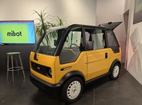 2025年12月からの納車が決まり、2024年8月から予約が始まったKGモーターズの『mibot』(ミボット)