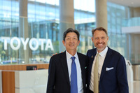 小川TMNA CEO(左)、JoeBen Bevirt, founder and CEO, Joby Aviation CEO(右)