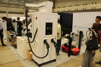 2ガンタイプの120kW急速充電器