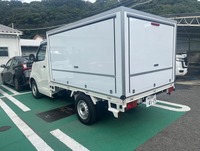 トヨタ・タウンエーストラックがベースの移動スーパー