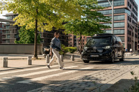 VWがグループ技術を結集しドイツで自動運転シェアライドの実証実験開始。車両は電気ミニバン『ID.Buzz』