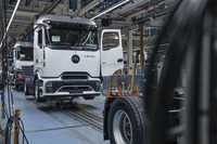 メルセデスベンツの新型EVトラック『eActros 600』量産開始