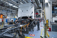メルセデスベンツの新型EVトラック『eActros 600』量産開始