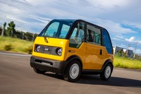 KGモーターズの1人乗りの小型EV「mibot」