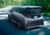 トヨタ ヴェルファイア Executive Lounge(2.5Lプラグインハイブリッド・E-Four・6人乗りタイプ、オプション装着車)
