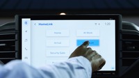車載アプリでガレージを開閉できるジェンテックスの次世代HomeLink