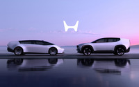 Honda 0 サルーン(左)とHonda 0 SUV(右)