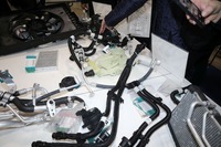ヒートポンプシステムの樹脂部品とパイピング