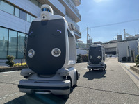 パナソニックが1人で10台の自動搬送ロボットを遠隔操作する実証実験開始