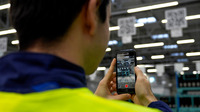 BMWが人工知能(AI)を活用して空コンテナの数を自動的にカウントする新しいデジタルツール開発