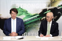 シェフラー・グループCEO クラウス・ローゼンフェルト氏とシェフラージャパン 代表取締役 CEO 田中昌一氏