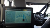 左から出てきた車両に対して、回避行動によってスムーズな走行を継続した