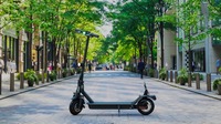 大阪・関西万博2025の会場内バックヤードの移動効率化を目的に新世代電動モビリティ「eXs(エクス)」導入