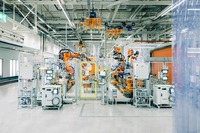 アウディが独ベーリンガーホフ工場のボディショップにシーメンス製の仮想プログラマブルロジックコントローラ(PLC)を導入
