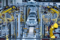 BMWグループが独レーゲンスブルク工場に新車体プレス工程