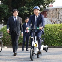 清水市長が電動サイクルに試乗