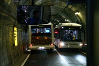 トンネルには坑道幅を広げた場所があり、ここで上下車両がすれ違う