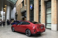 都市型ショールーム:FREUDE by BMW(麻布台ヒルズ)