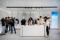 高級ブティックのような展示ブース