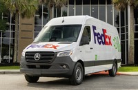メルセデスベンツ『スプリンター』の500万台となるEVをFedExに納車