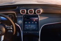メルセデスベンツがドイツの顧客向けに車両の車載システムから直接電子通行料(e-Vignette)を購入・決済できるサービスを開始
