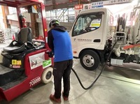 フォークリフトに軽油に代わる新しい環境配慮型燃料「RD40」使用