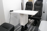 日野自動車の「デュトロZ EVモバイルオフィス」