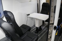 日野自動車の「デュトロZ EVモバイルオフィス」