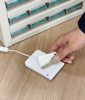 トゥーワンは、アルコール検知器連動型の自動車用カギ管理システム「ミテマスBOXdriver」