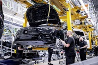 新型『CLA』を生産するメルセデスベンツのドイツ・ラシュタット工場